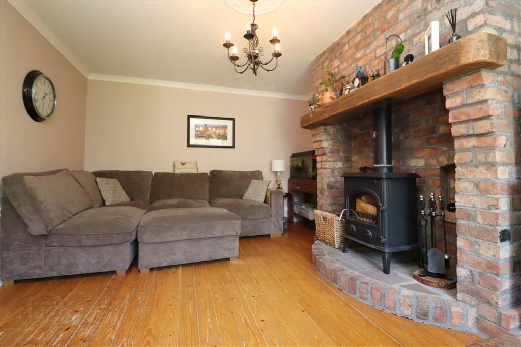 9 Blenheim Close 2 of 18