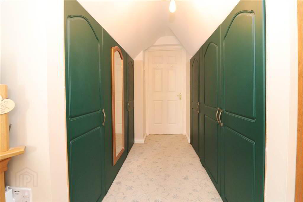 9 Blenheim Close 13 of 18