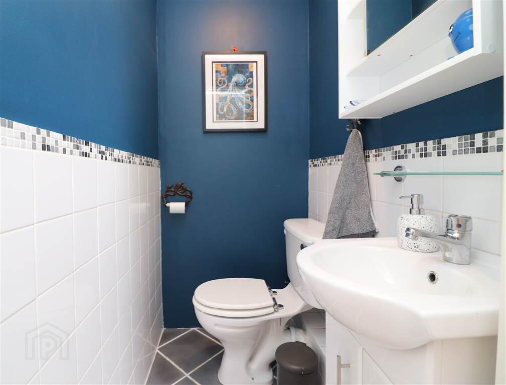 9 Blenheim Close 16 of 18