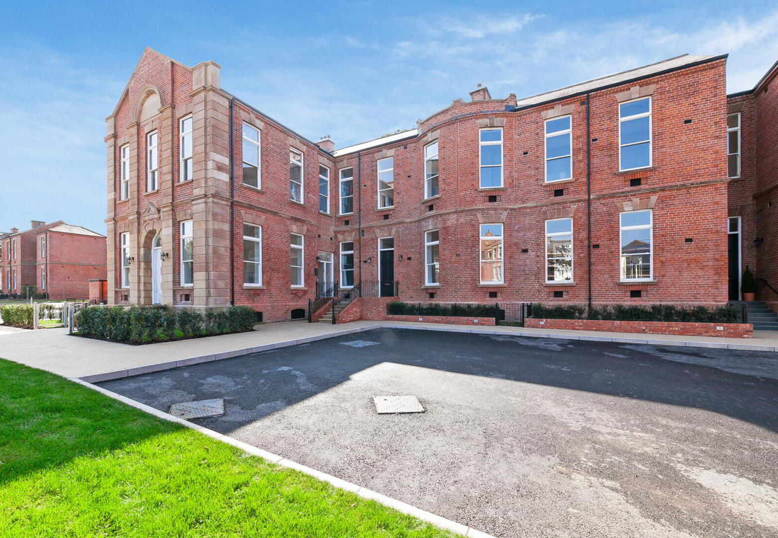 18 Ishbel Mews 1 of 26