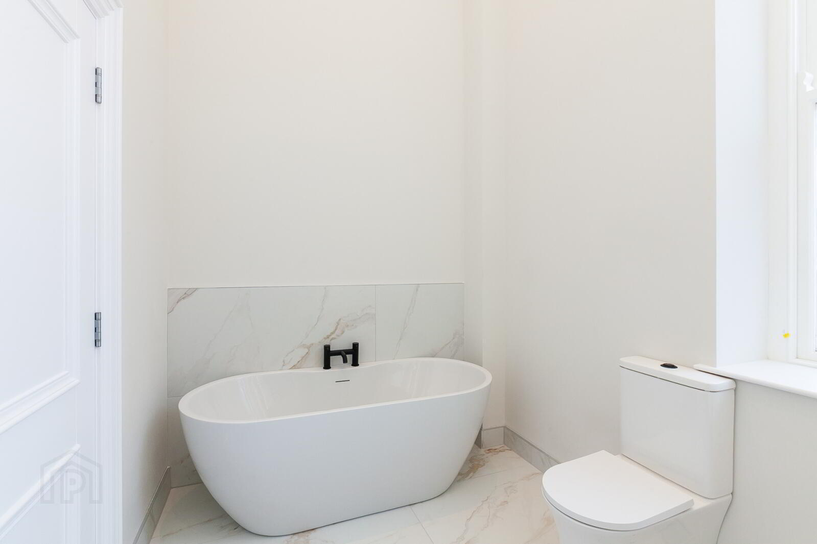 18 Ishbel Mews 23 of 26