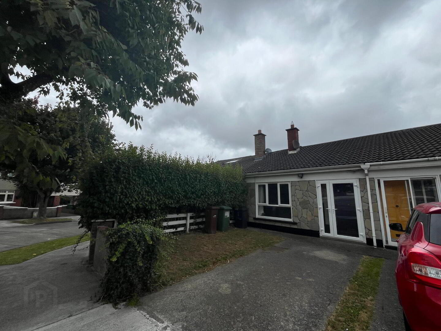 Woodford Close 1 of 9