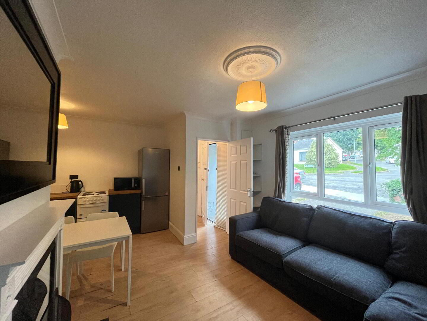 Woodford Close 3 of 9