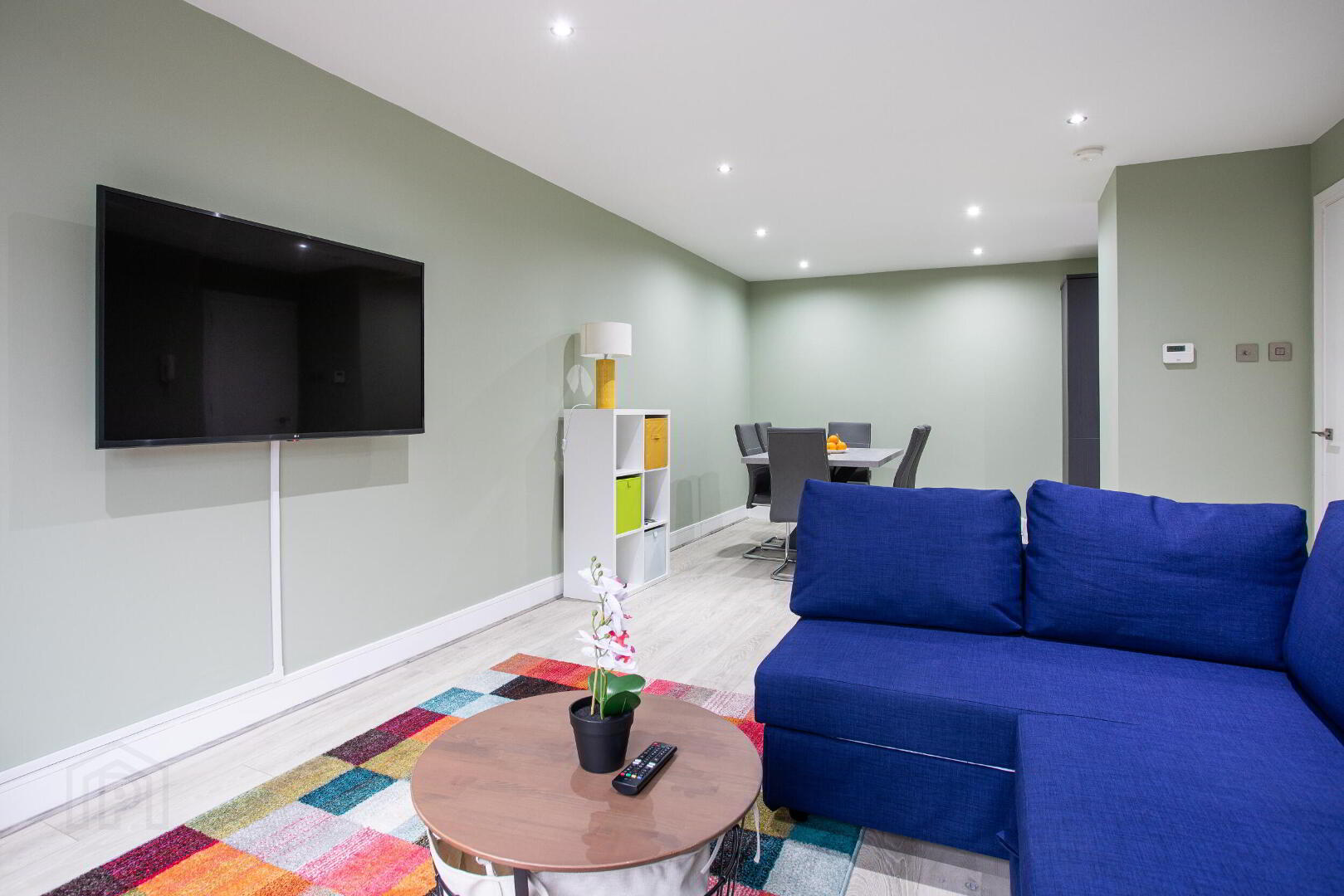 Apartment 17 South Studios 85 Tate's Avenue 5 of 45
