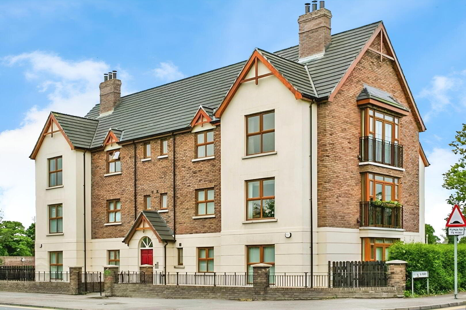 8 Keightley Court 1 of 13