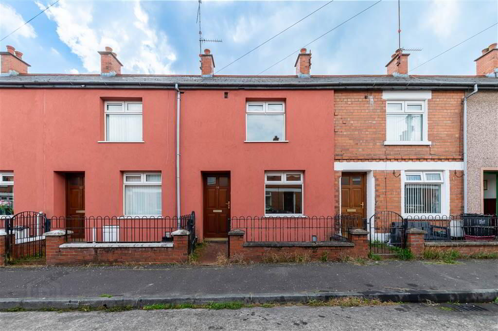 34 Beechmount Parade 1 of 14
