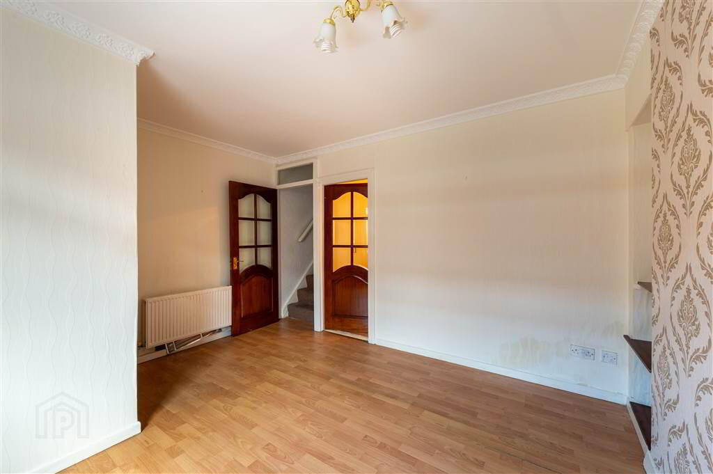 34 Beechmount Parade 6 of 14