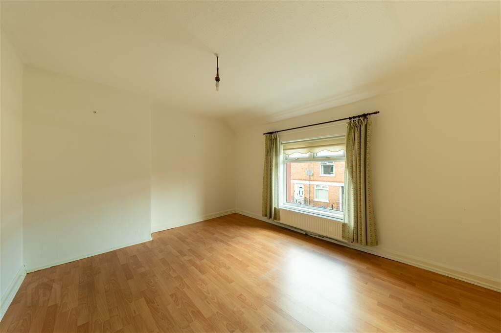 34 Beechmount Parade 12 of 14