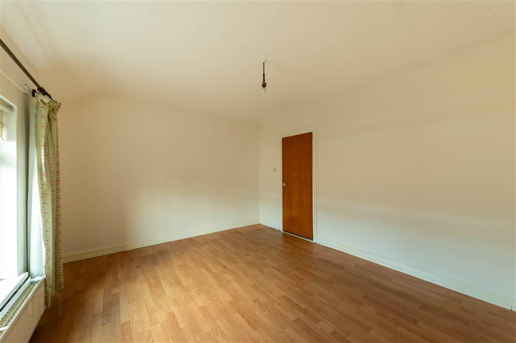 34 Beechmount Parade 11 of 14