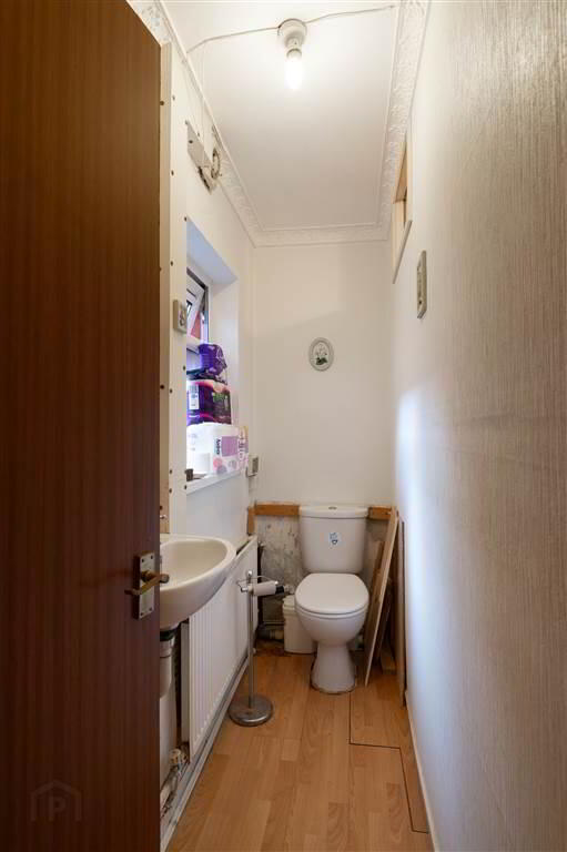 34 Beechmount Parade 13 of 14