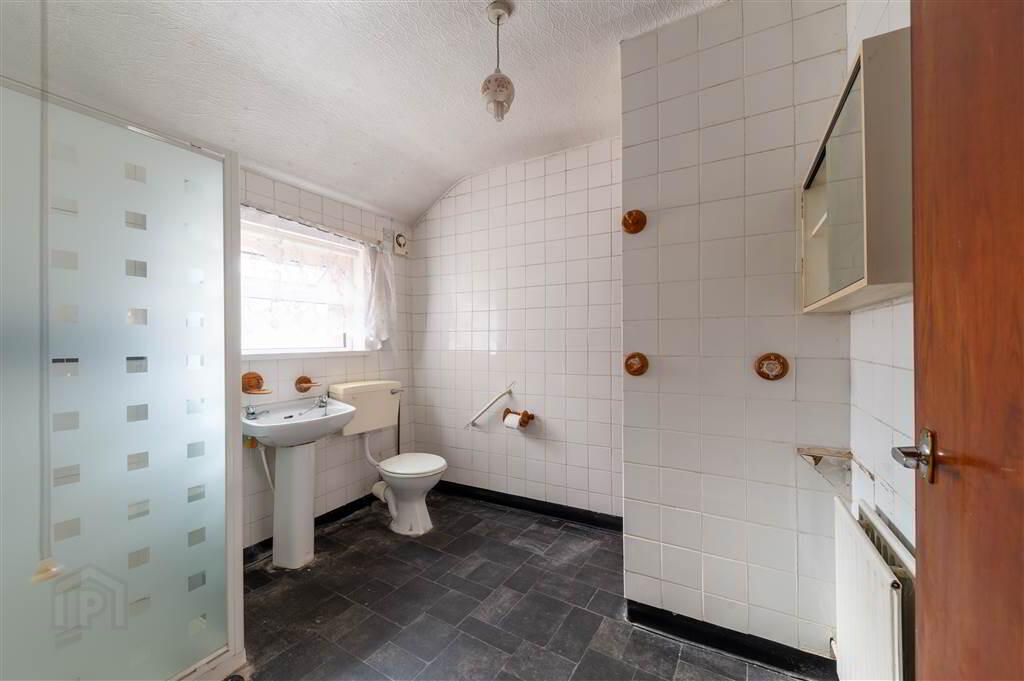 34 Beechmount Parade 14 of 14