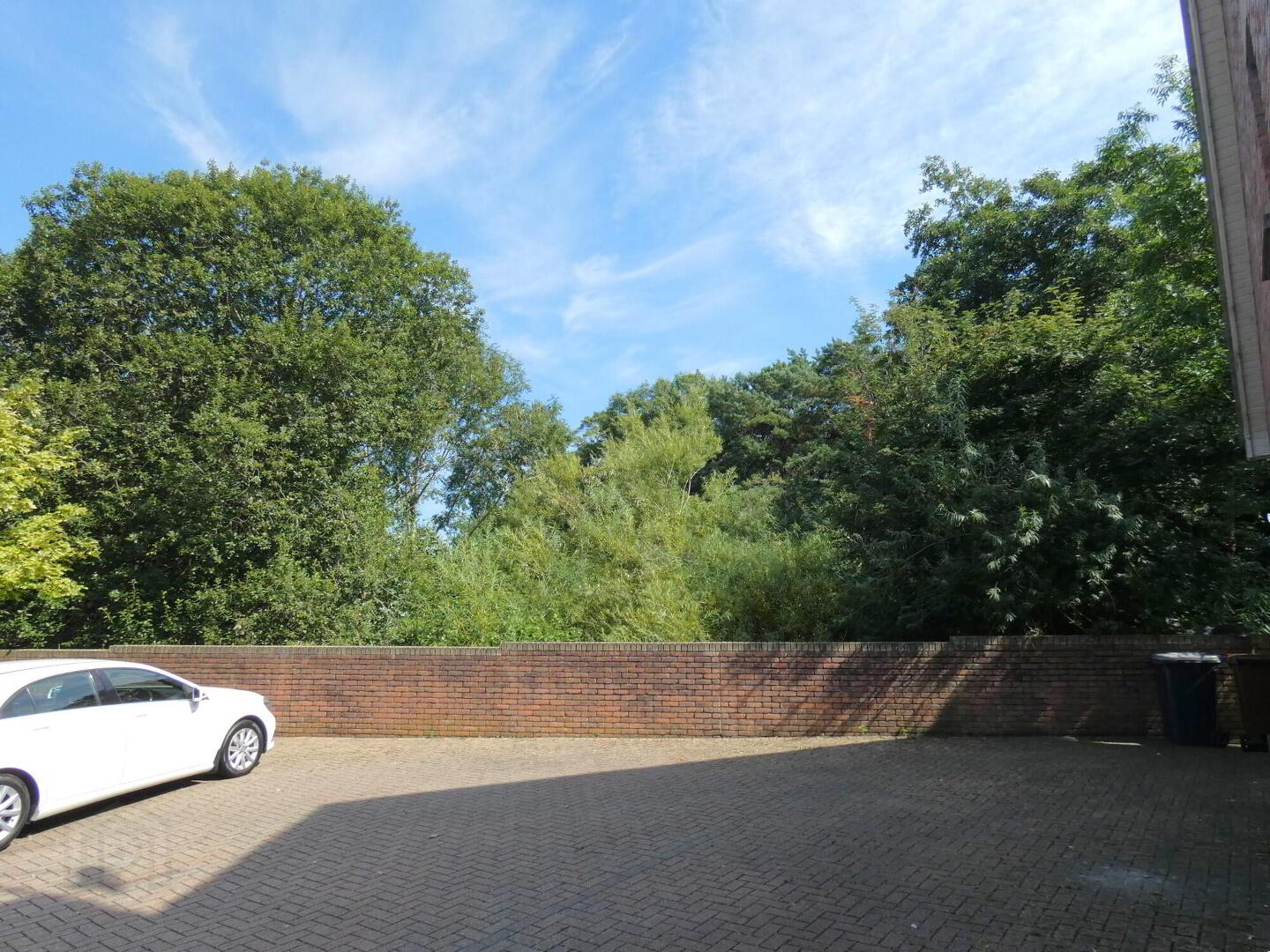 19 Andena Grange , ( 15 of 15
