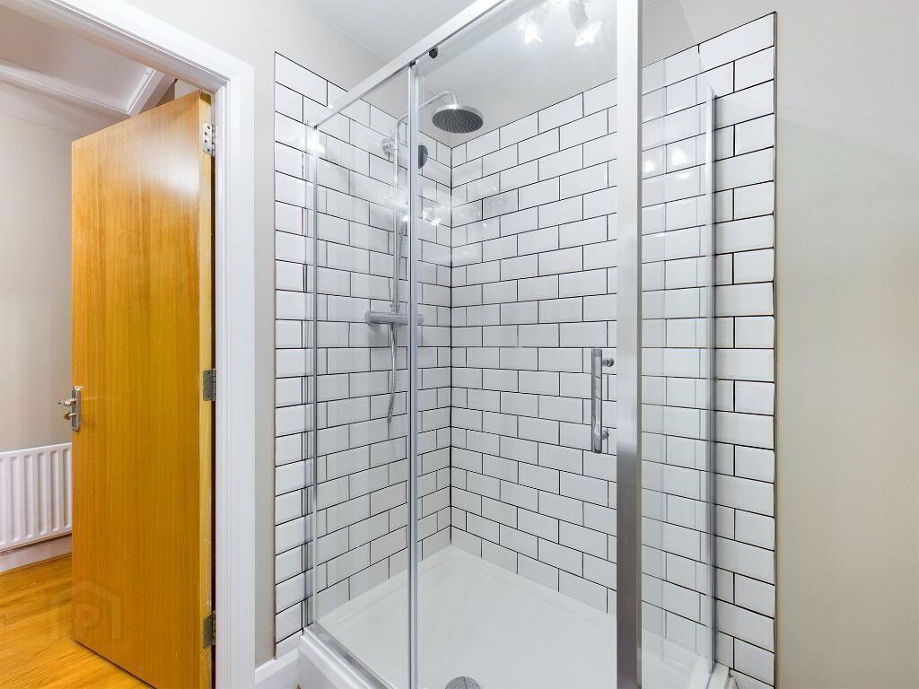 Apt 22 Firmount Building, 2 74 7 of 10
