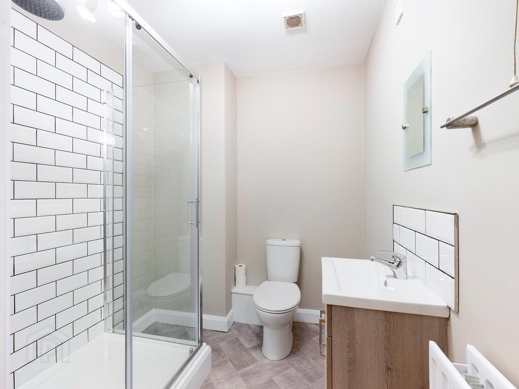 Apt 22 Firmount Building, 2 74 6 of 10
