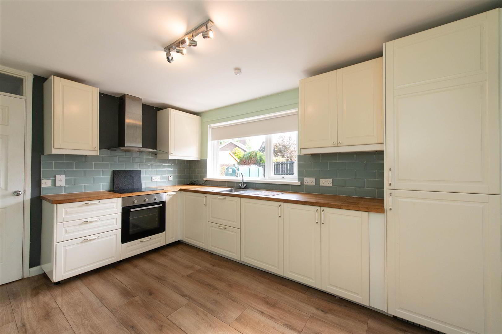94 Primrose Gardens 3 of 16