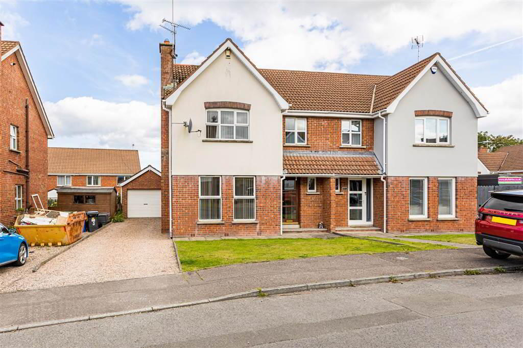 7 Lord Warden's Green 1 of 24