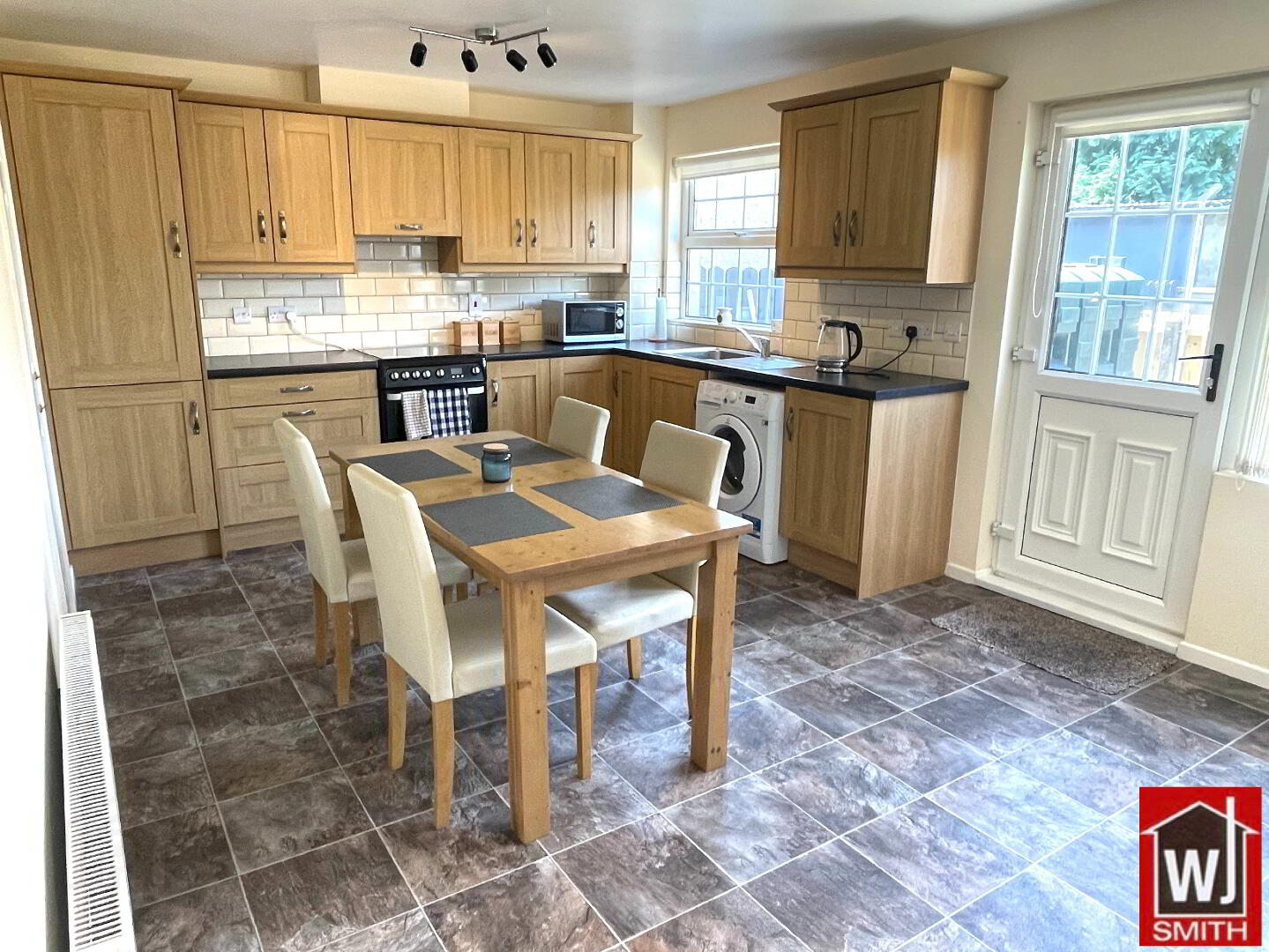47 Old Castle Road 11 of 39