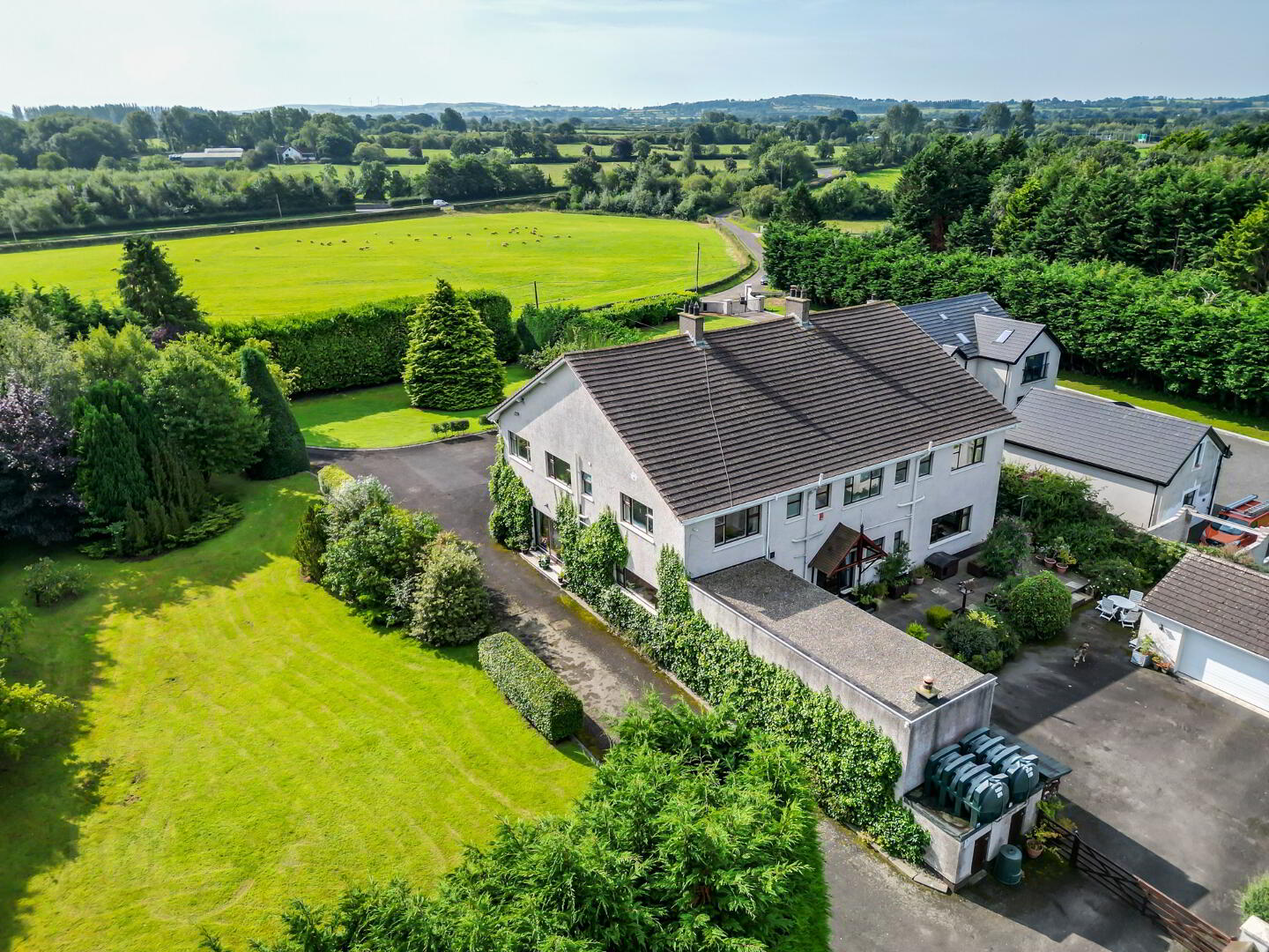 Laurelbank House, 11 Ballyhartfield Road 2 of 18