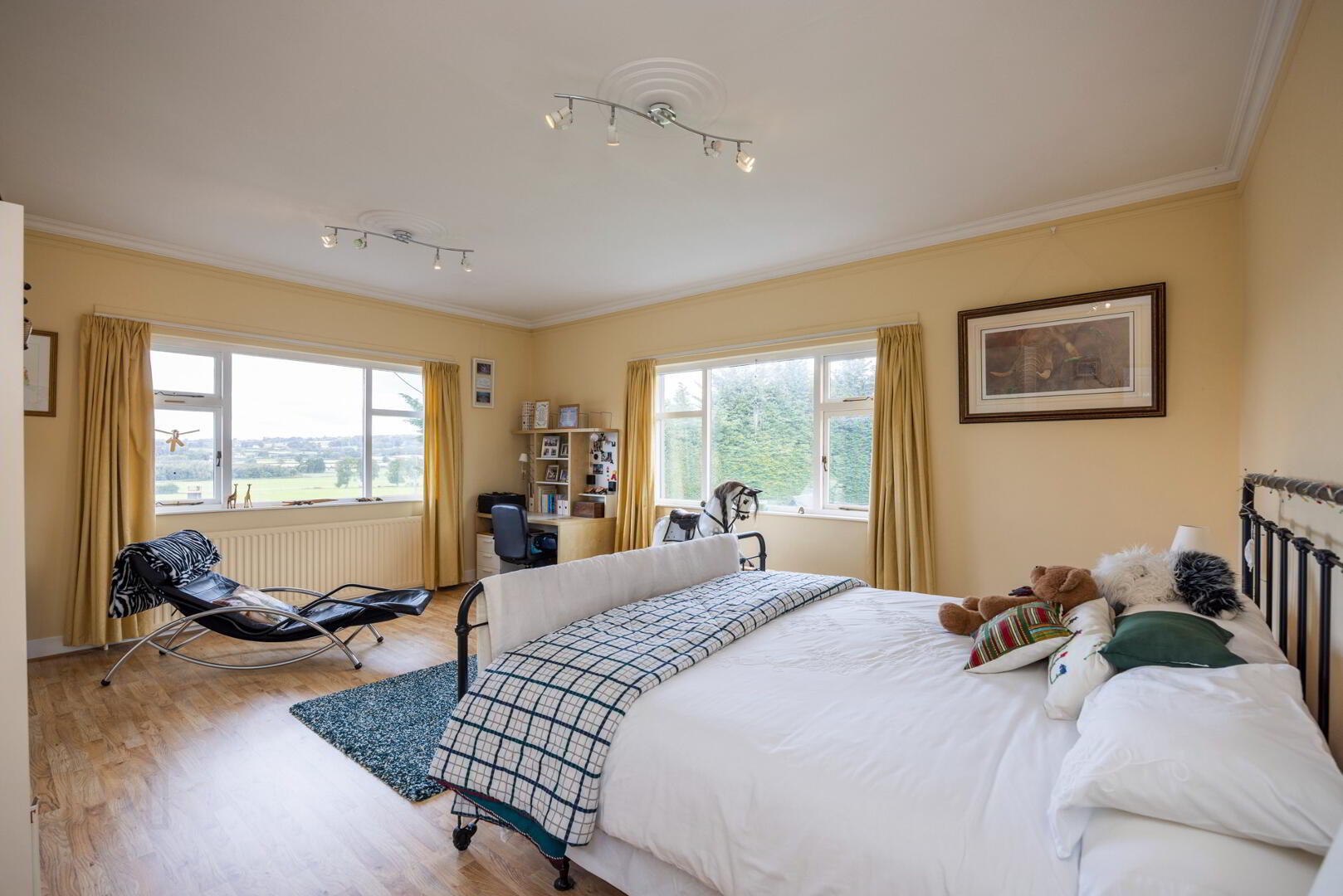 Laurelbank House, 11 Ballyhartfield Road 11 of 18
