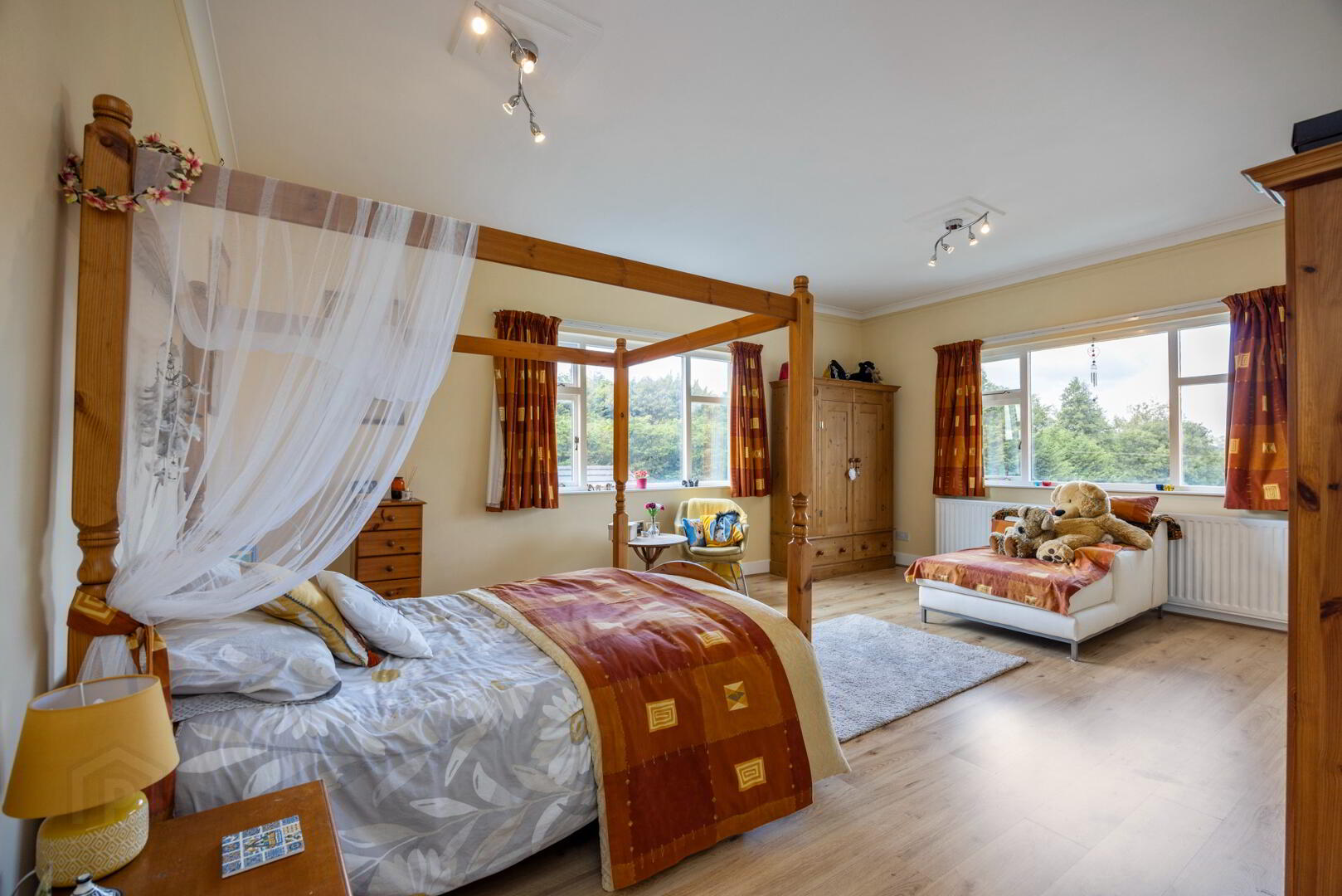 Laurelbank House, 11 Ballyhartfield Road 12 of 18