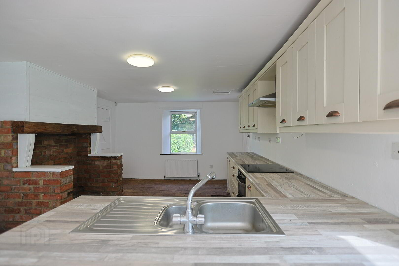 84 Ballygroobany Road 31 of 78