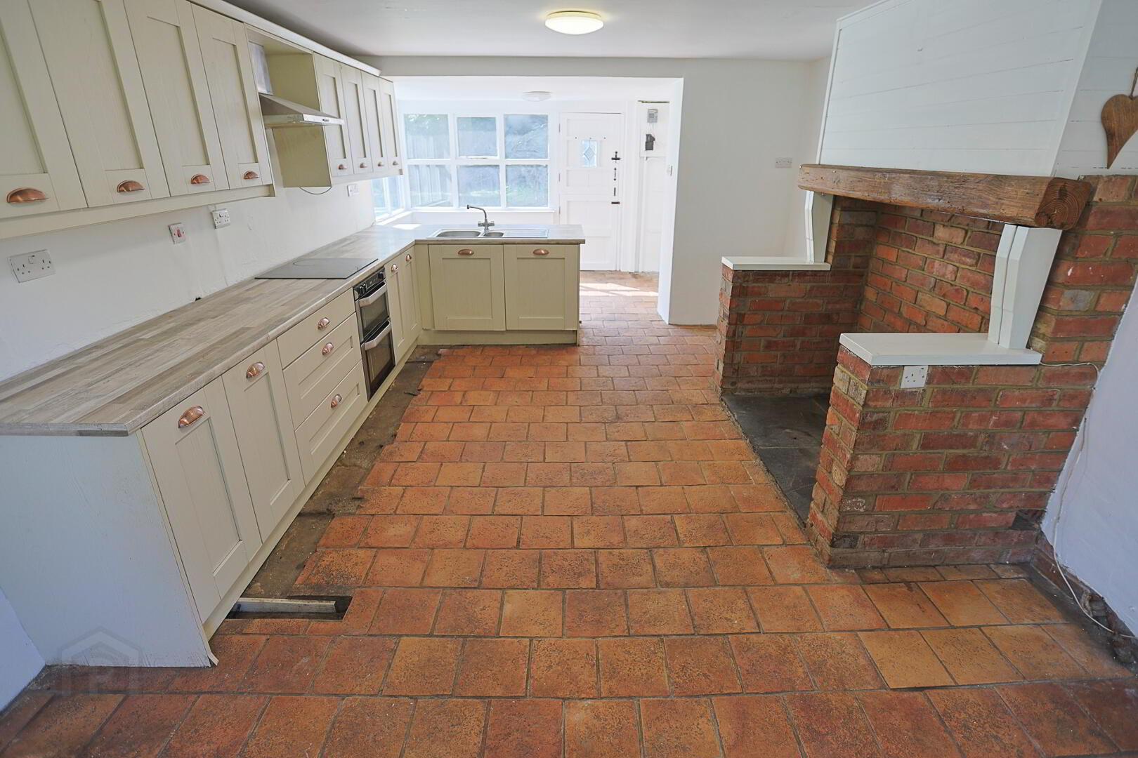 84 Ballygroobany Road 25 of 78
