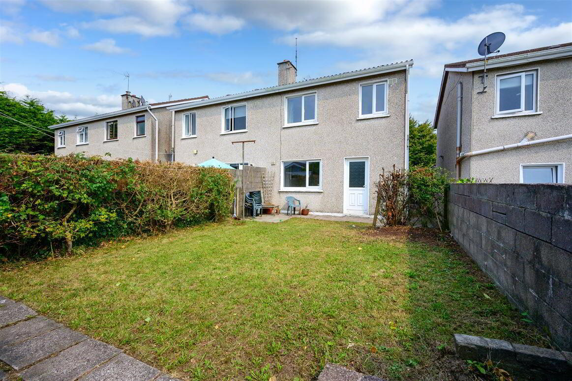 18 Carrig Lawn 19 of 44