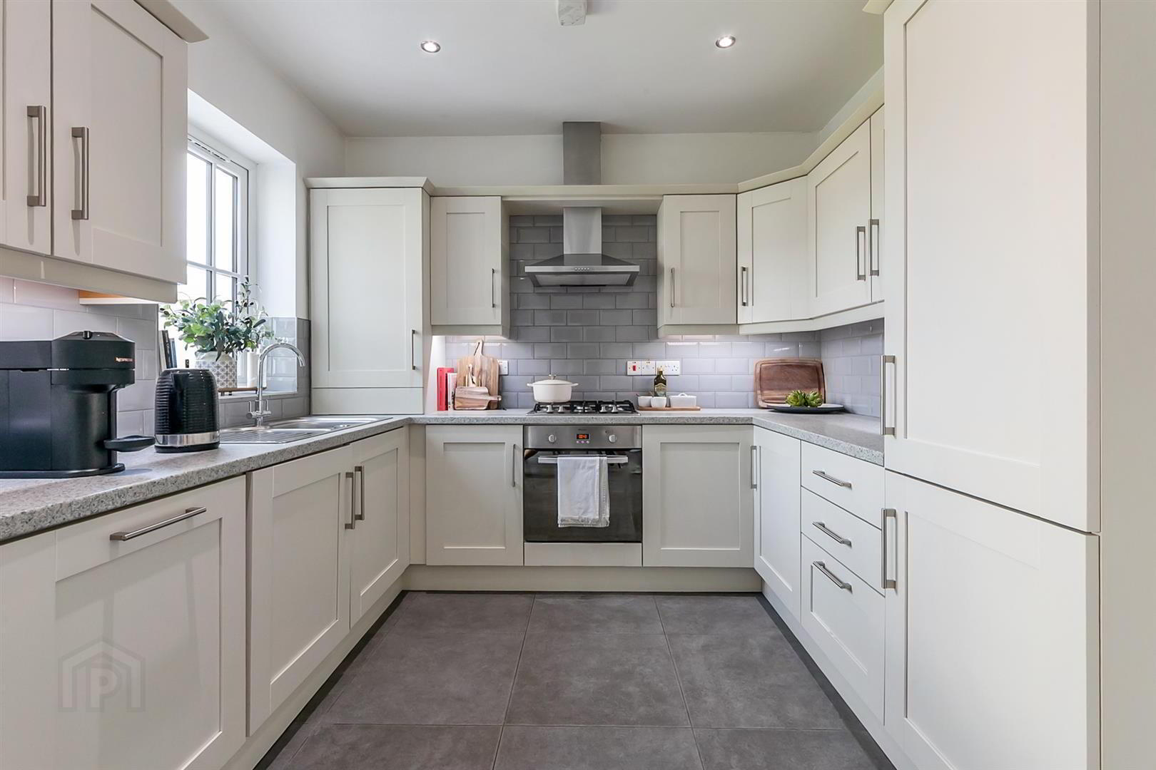 40 Windrush Manor 12 of 29