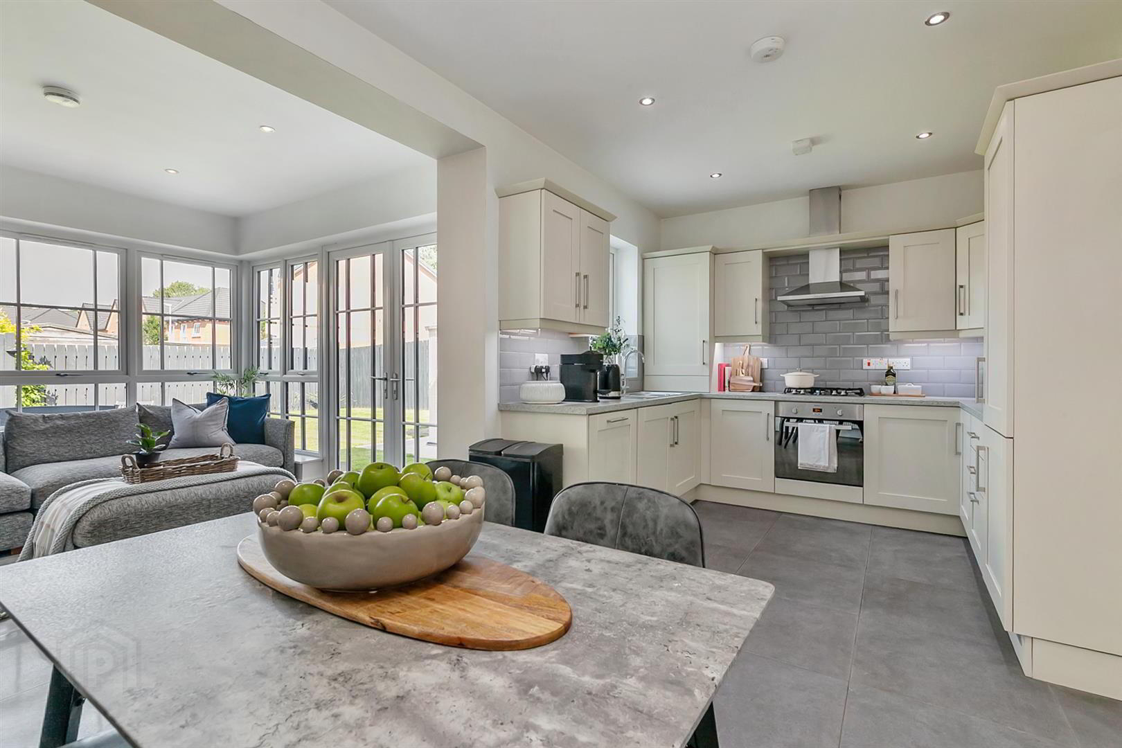40 Windrush Manor 11 of 29