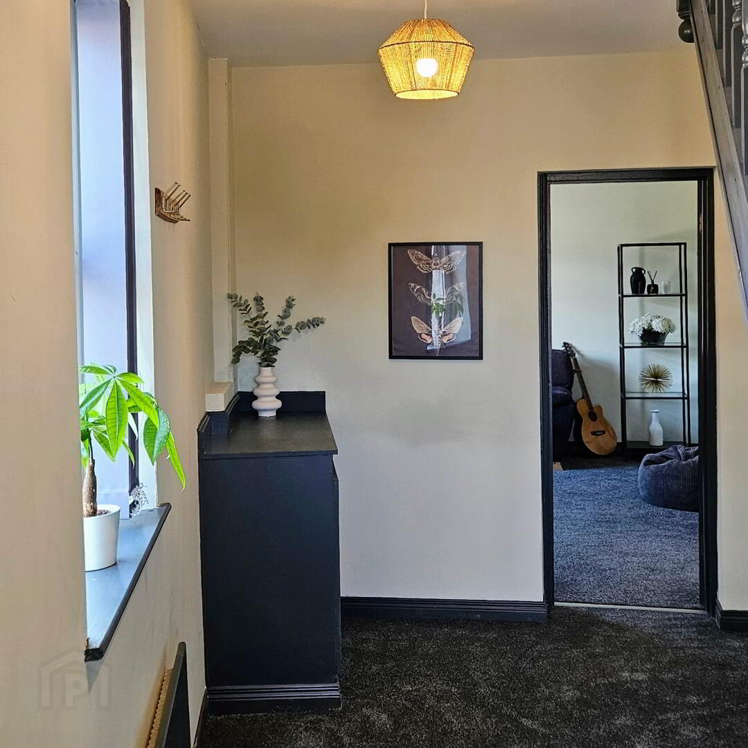 93b Connsbrook Avenue 5 of 32