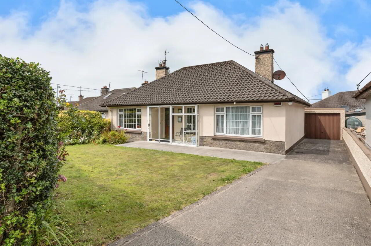 4 Dromore Drive 1 of 14