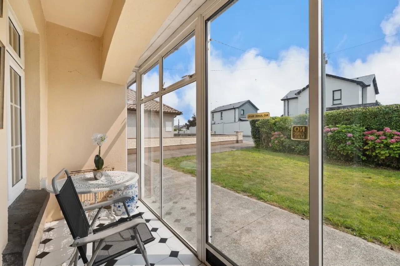 4 Dromore Drive 3 of 14