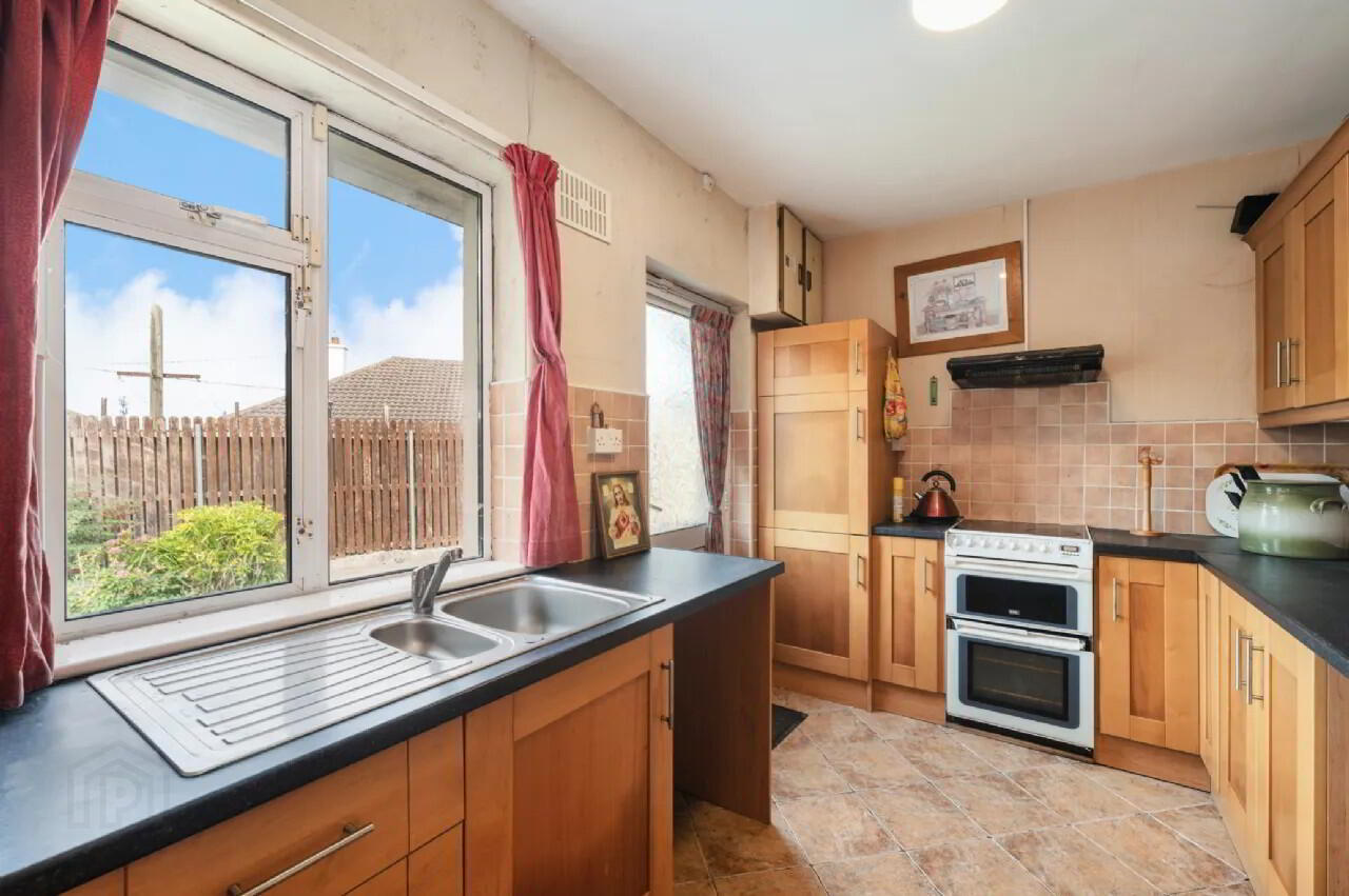 4 Dromore Drive 7 of 14