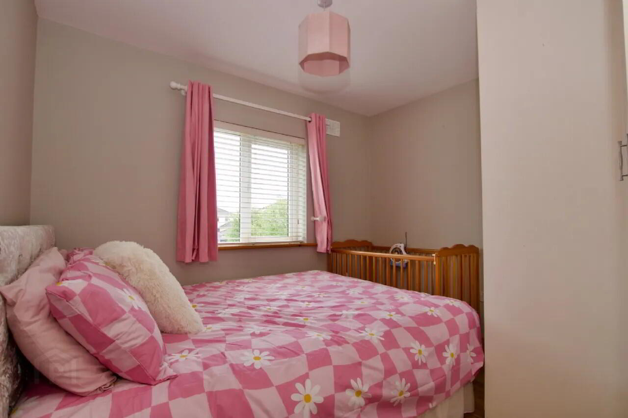 12 Cloghanboy Crescent 21 of 31