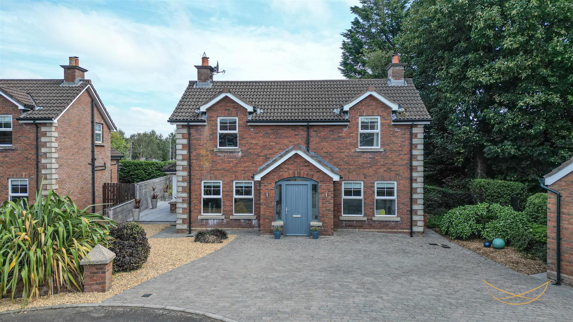 4 Claughlin Manor 1 of 61