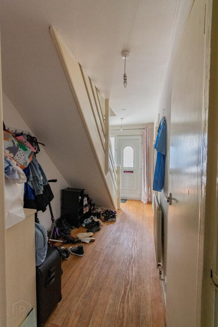 14 Tiree Street 3 of 18