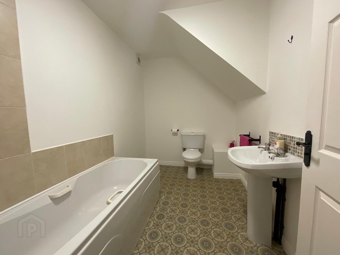 17a Westway Hill 13 of 17