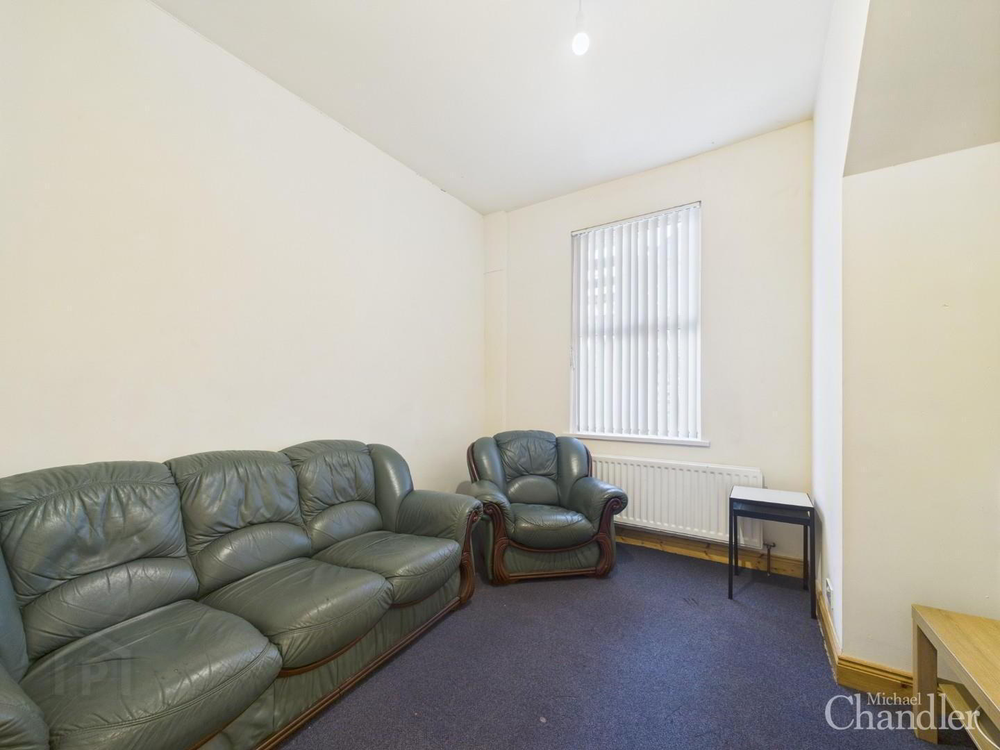 Apt 1, 74 Fitzroy Avenue 3 of 8