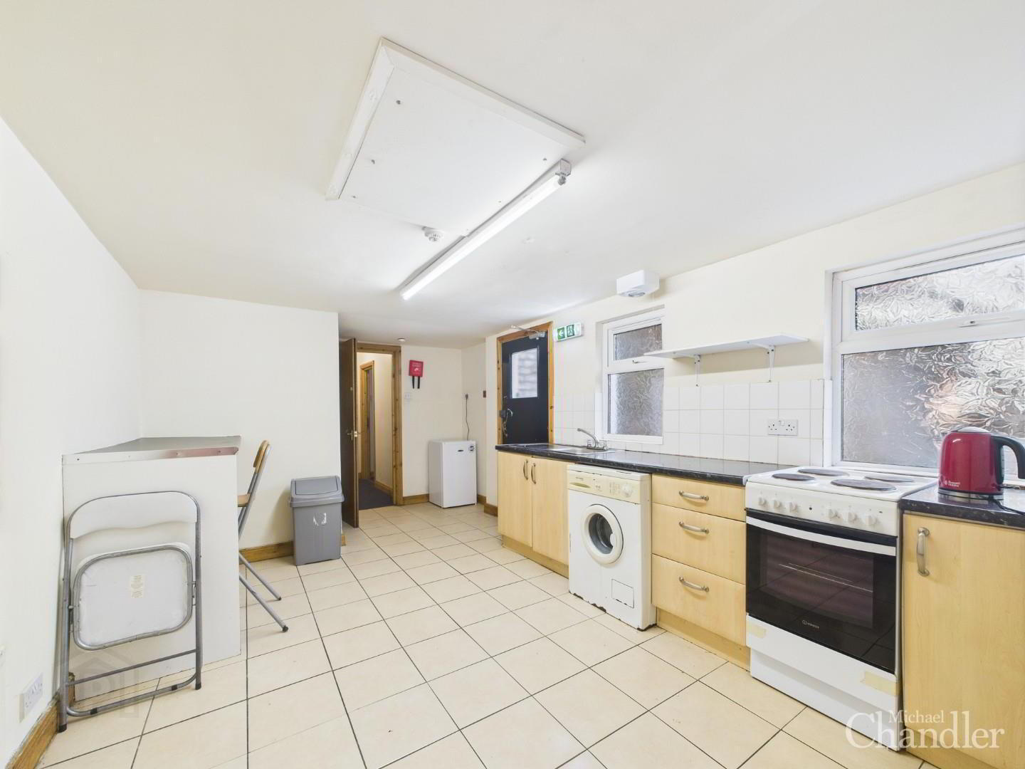 Apt 1, 74 Fitzroy Avenue 5 of 8