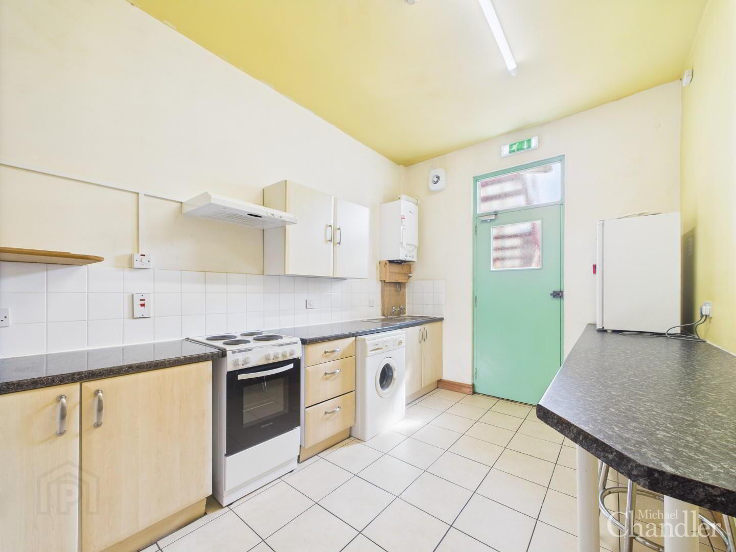 Apt 2, 74 Fitzroy Avenue 7 of 10