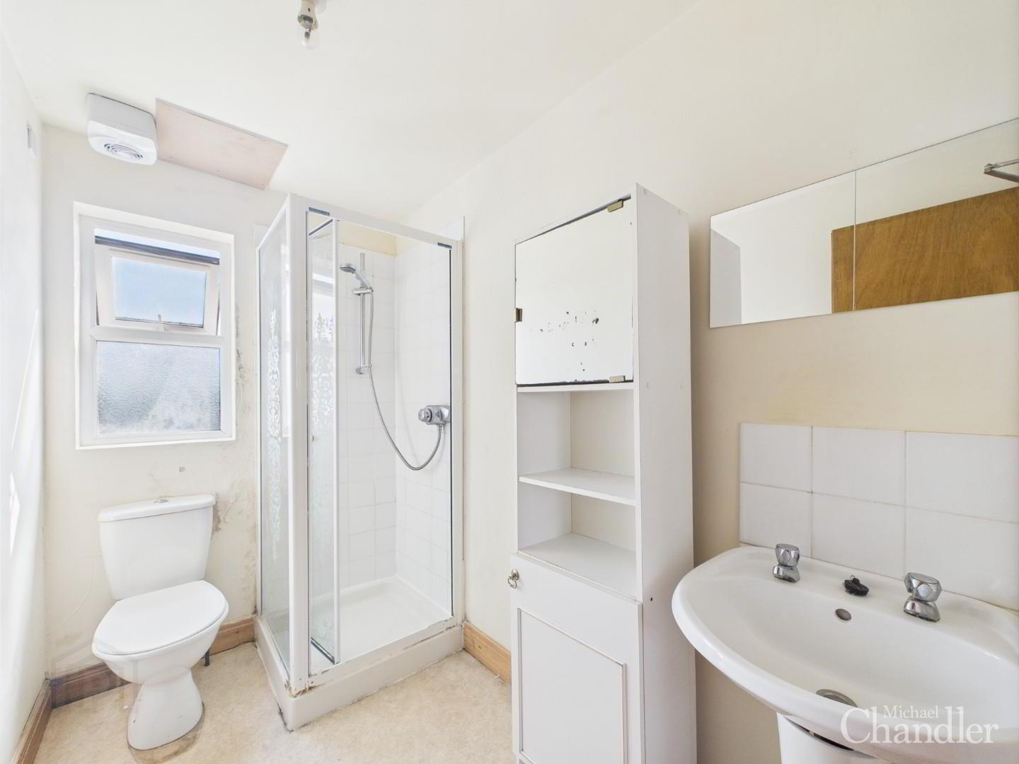 Apt 4, 74 Fitzroy Avenue 7 of 7