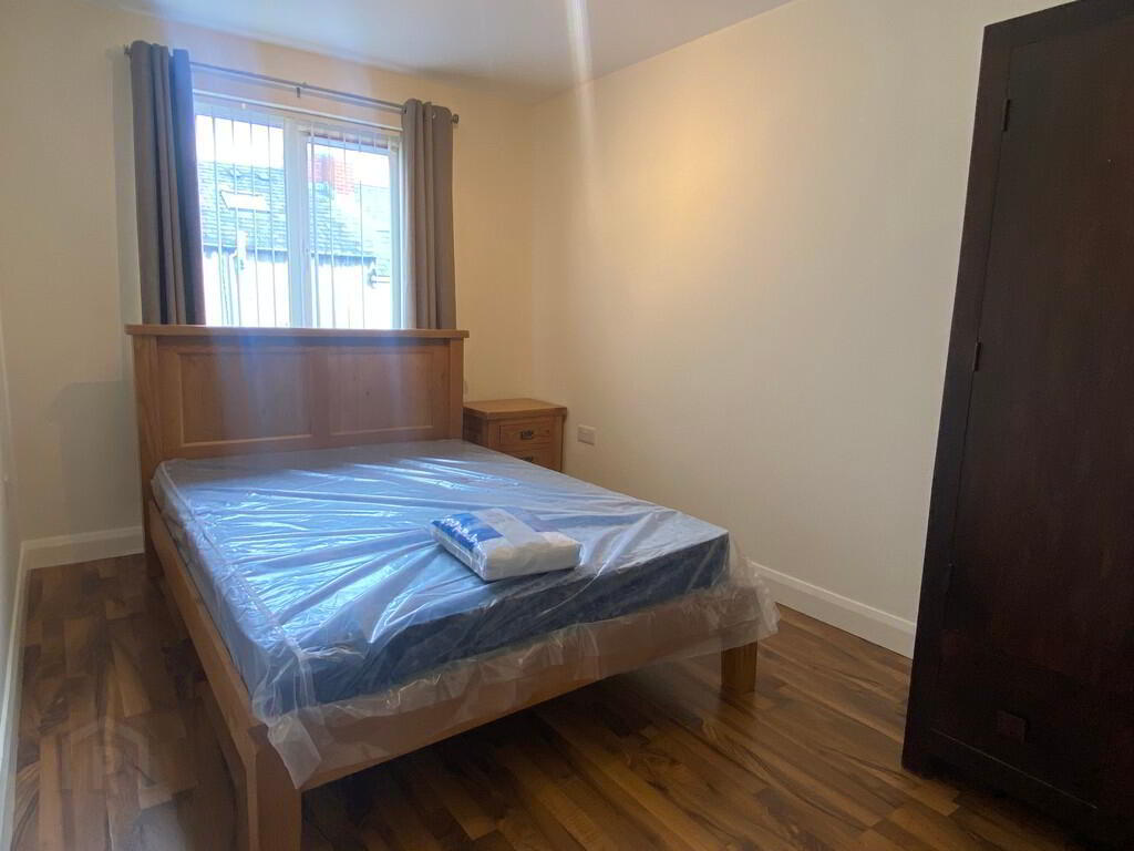 Flat 4, 24 Cromwell Road 6 of 6