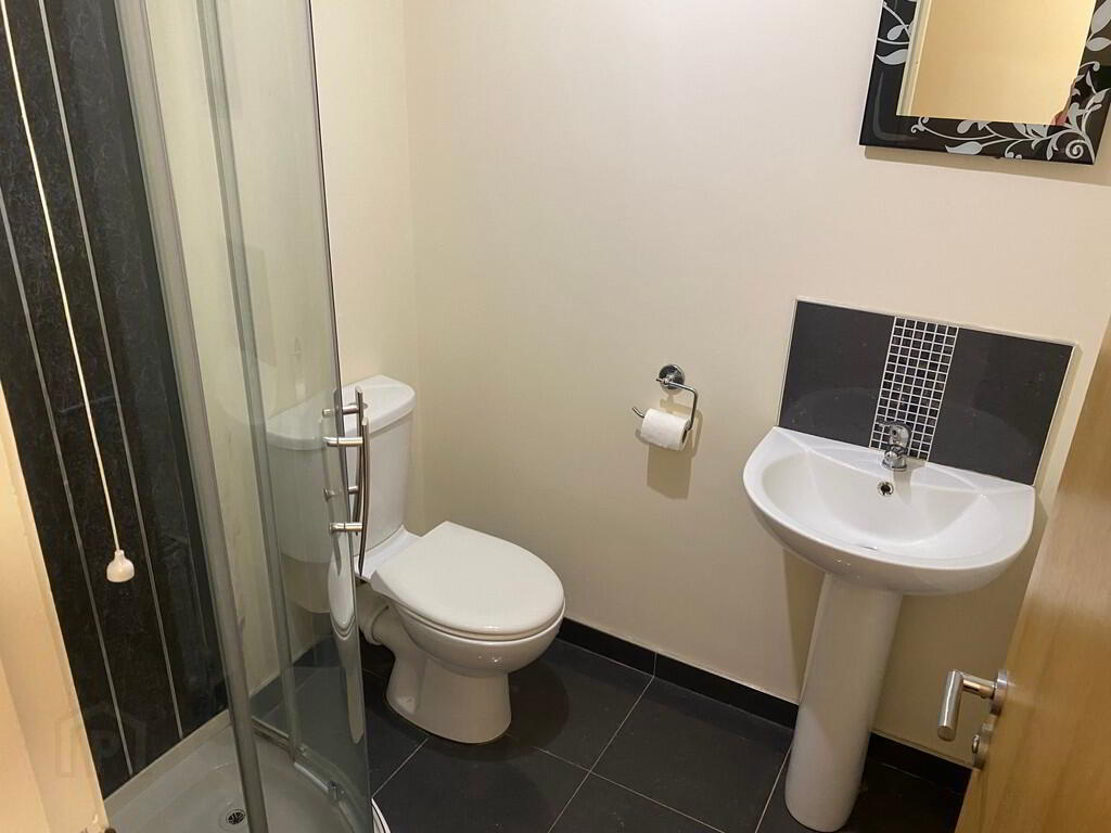 Flat 4, 24 Cromwell Road 5 of 6