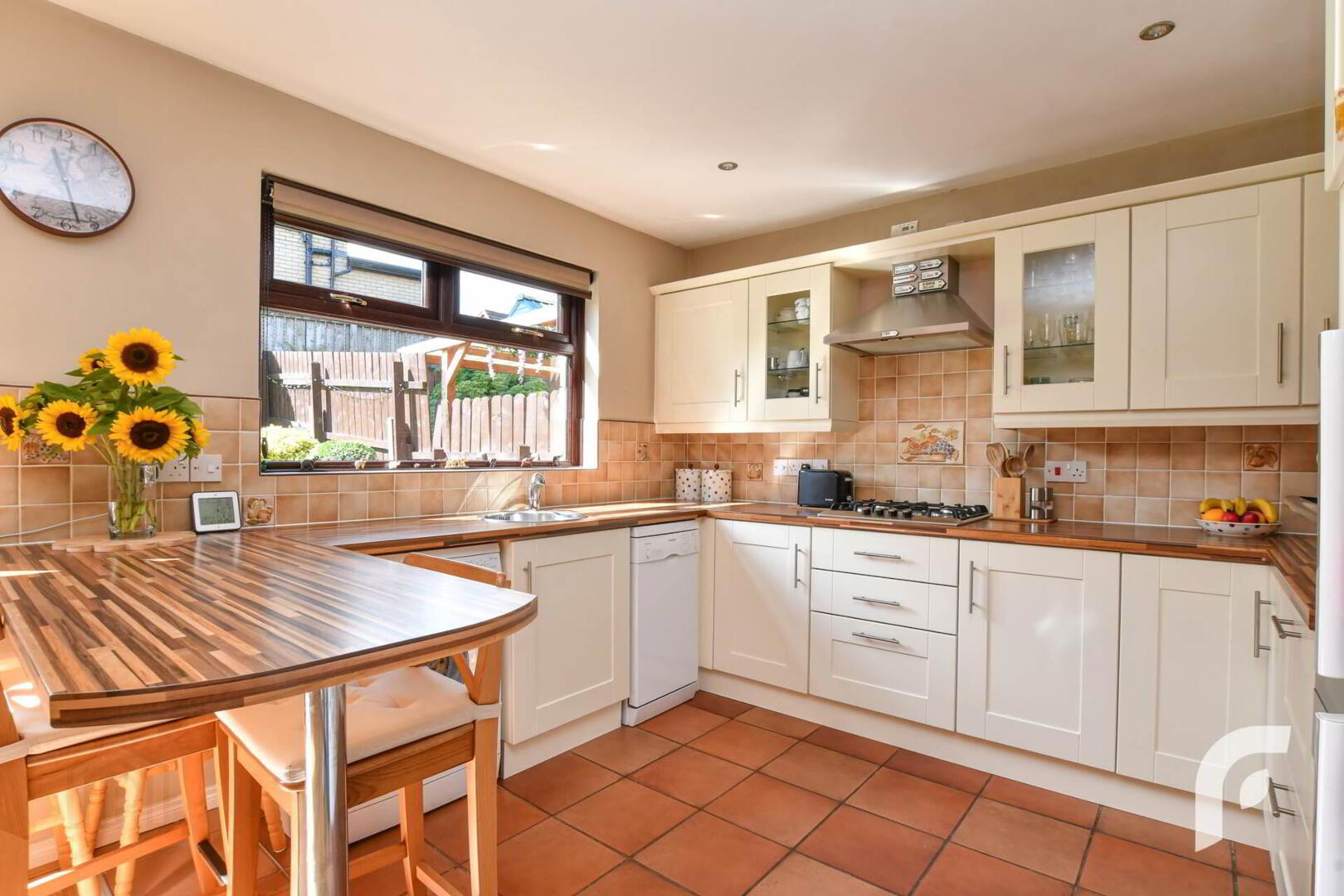 32 Hollybrook Avenue 12 of 37