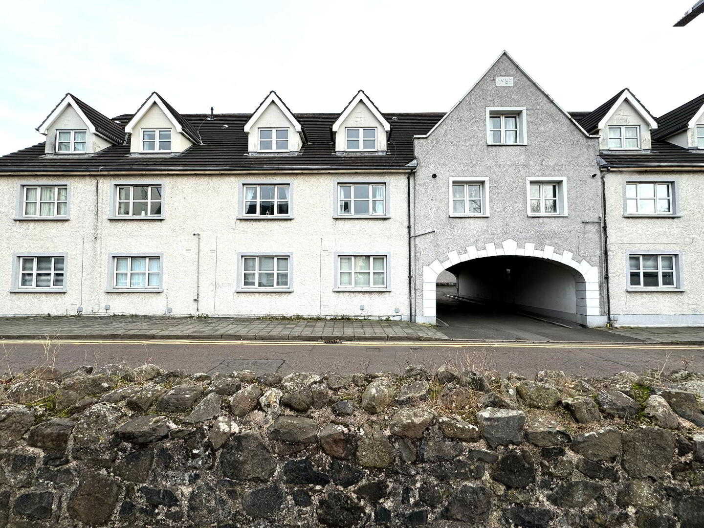 11 Essex Court 1 of 12