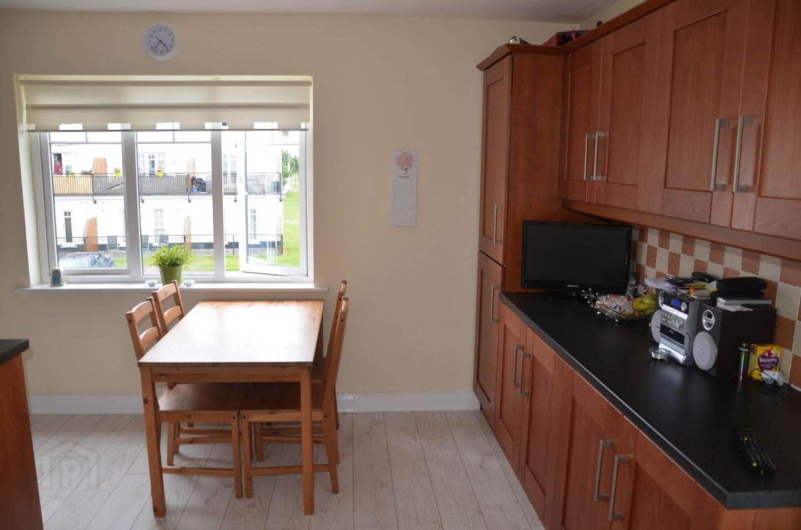 64 Holywell Manor 5 of 18