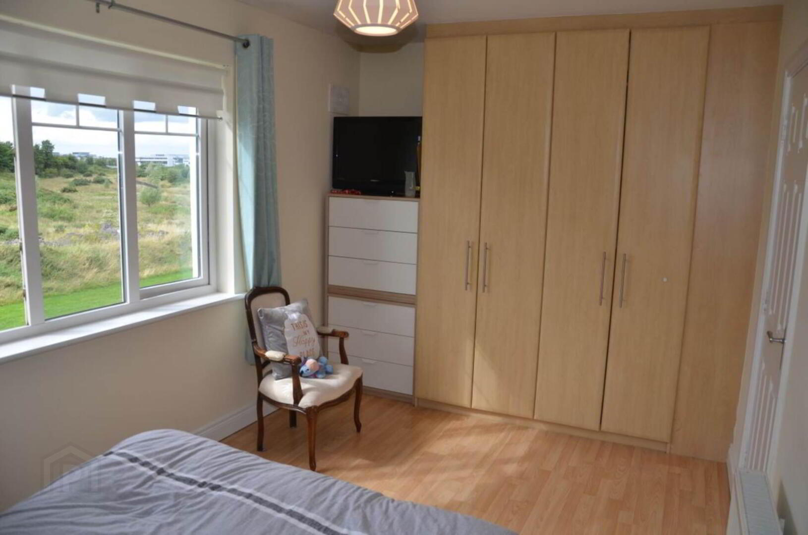 64 Holywell Manor 9 of 18