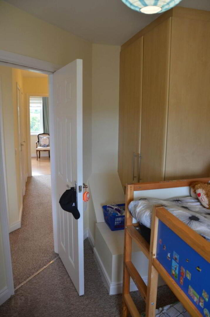 64 Holywell Manor 15 of 18
