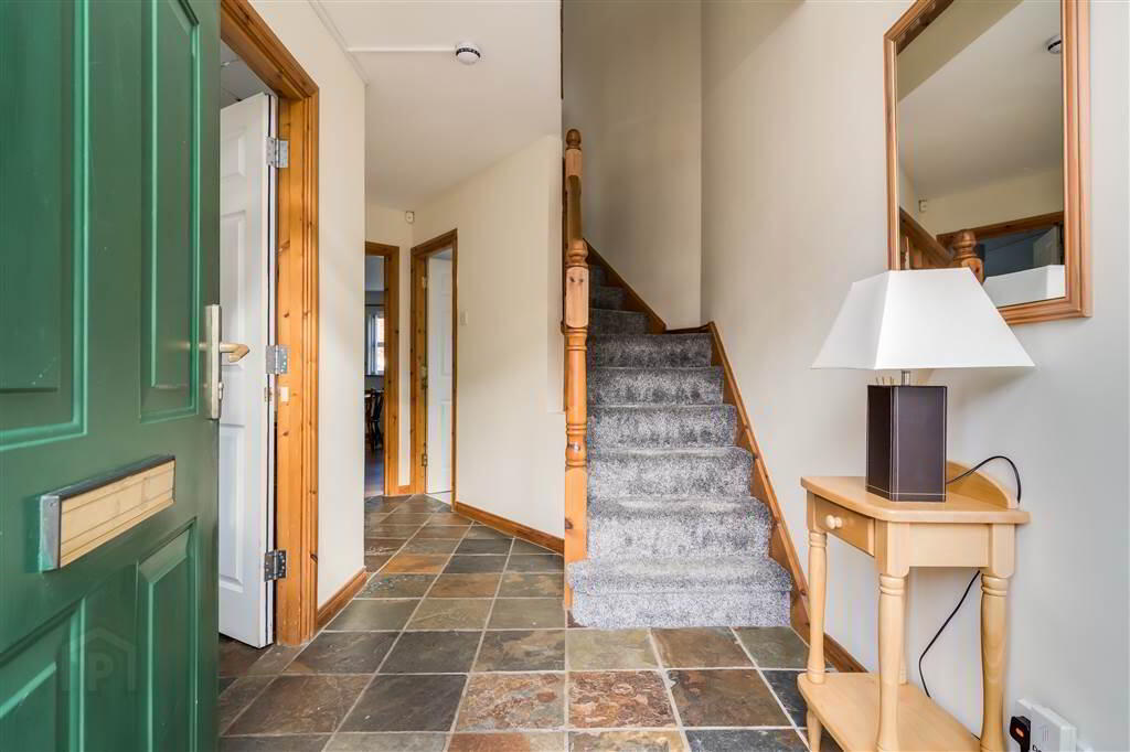 10 Ardenlee Way 2 of 13