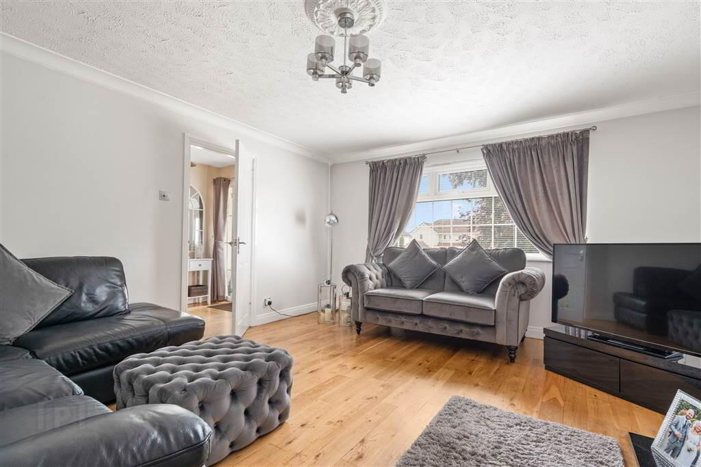 25 Dunfane Crescent 8 of 33